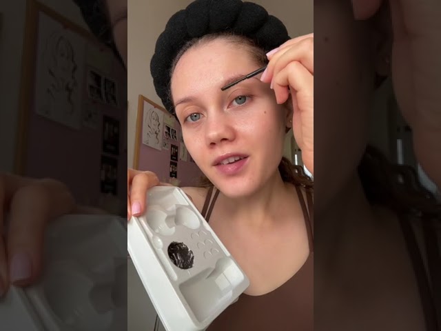 TINTING MY 👀EYEBROWS AT HOME Let's try tinting my brows at home!! What do you think⁉️