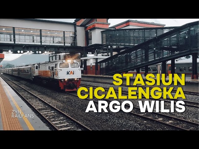 Suasana Sore Hari di Stasiun Cicalengka | KA Argo Wilis