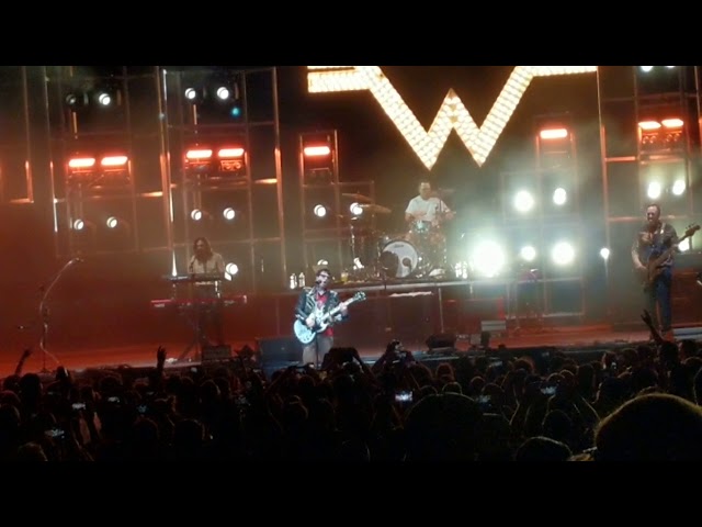 Weezer performing Toto's "Africa", Jun 23, 2018