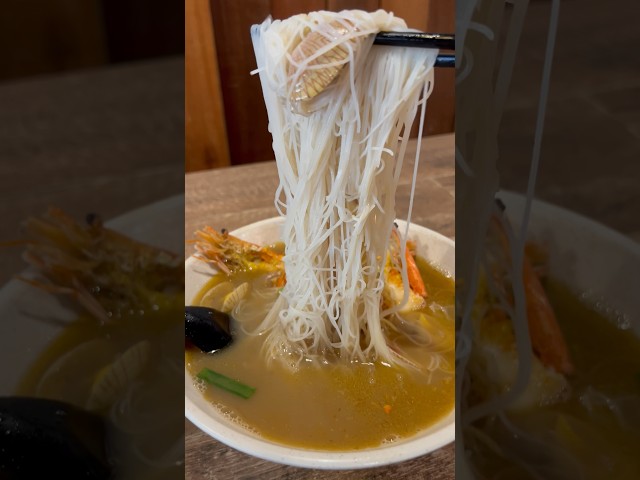 MUST TRY MICHELIN Prawn Lala Noodles in Kuala Lumpur!