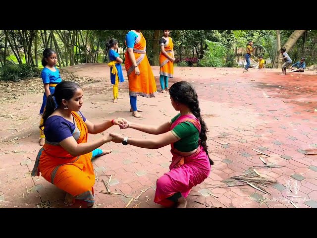 |STRETCHES - PRE DANCING TECHNIQUE - BODY CONDITIONING - VINODINI NATYAKALAGRUHAM - LEARN WITH US |