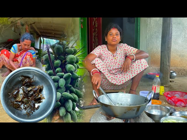 Crabs and papaya recipe || crabs and papaya eating || village tribal life