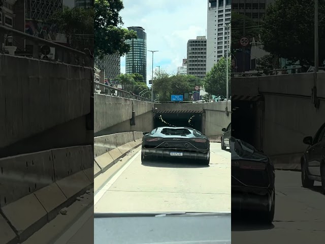 INSANO!!!!! AVENTADOR ULTIMAE GINTANI ACELERANDO NO TUNEL