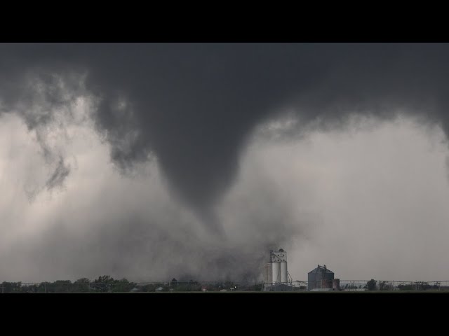 Large, Damaging Tornado in Selden, KS (4K Full Chase) - May 24, 2021