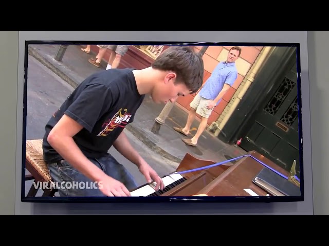 Top 10 AMAZING Street Performers Musicians Piano 2017