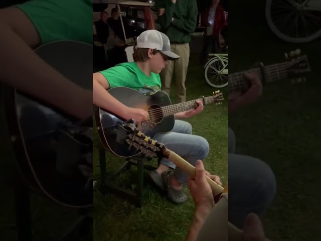 I dont usually play guitar, but when I do… this 1933 KALAMAZOO did not disappoint #bluegrass