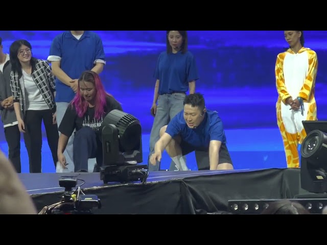 Running Man Relay Game - Part 7 of 9 (Haha) | Running Man in Manila