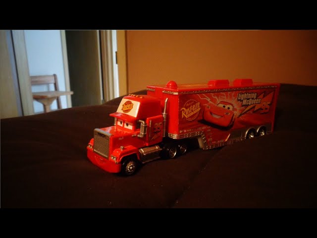 Disney Pixar Cars Mack (Rust-eze #95 hauler Piston Cup) diecast