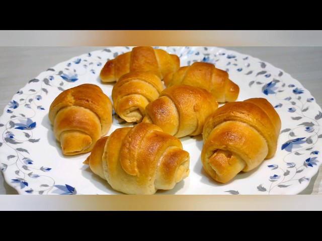 Eggless Stuffed Cheese Croissant | Buttery, Flaky Pastry | Layered Baked Croissants | Croissants