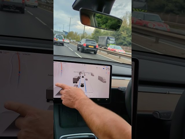 Tesla on screen visualisations (driving on AutoPilot in the UK)