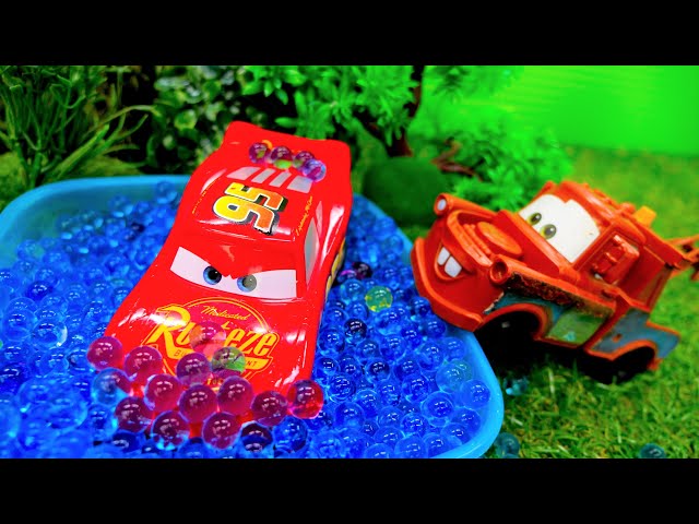 Lightning McQueen car falls in love with Cruz Ramirez - Cars for kids & toy video.