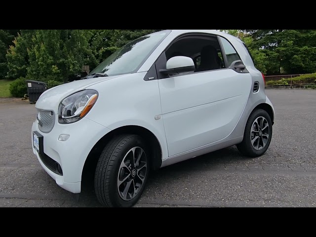 2016 Smart Fortwo Passion detailed demo and walk around tour at D'Angelo Auto in Portland Oregon