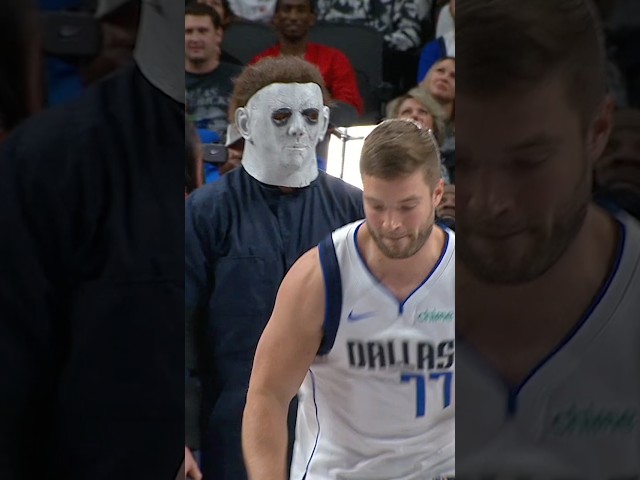 This Mavs Halloween game is hilarious 😂