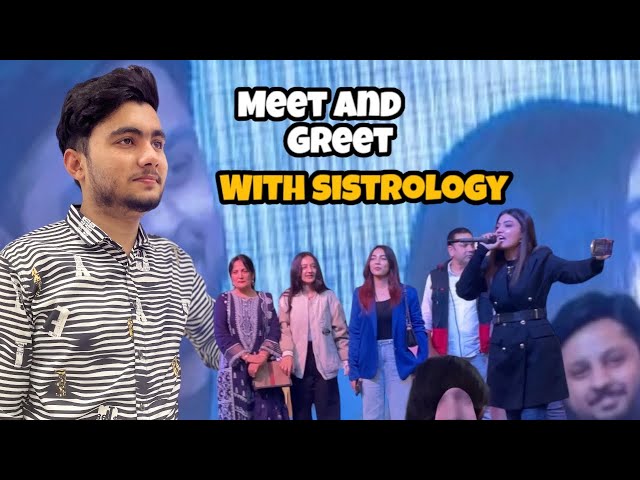 Meet up with sistrology in emporium mall | Fatima ko miss Kiya | crazy fan base | meet and greet