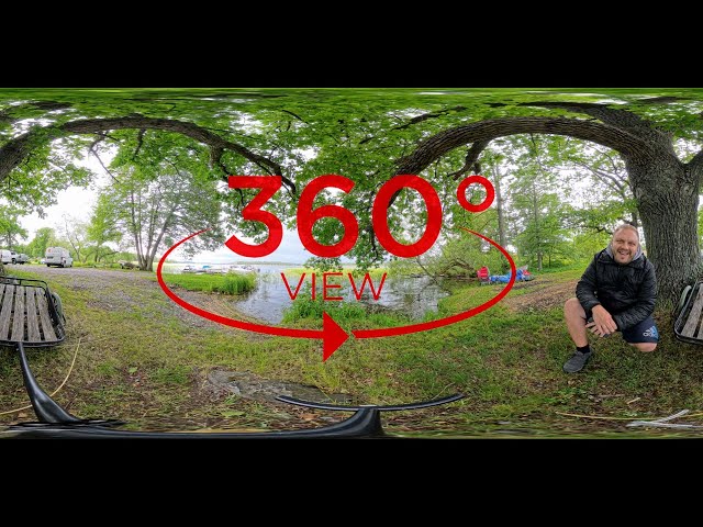 360° Video, Look Around - A Rainy Behind The Scenes - Relaxing With the Waves By The Lake - INSTA360