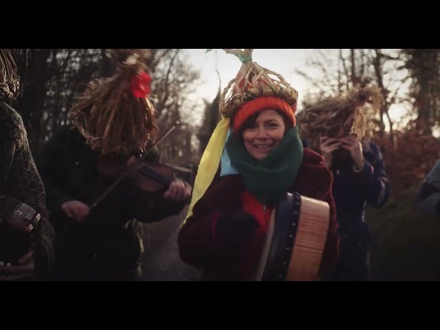 Wren boys - Lá an Dreoilín - The Year in Ireland with Áirc Damhsa