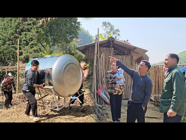 The kind man bought Ly Vy Ca a water tank to use during the dry season. Ly Vy Ca