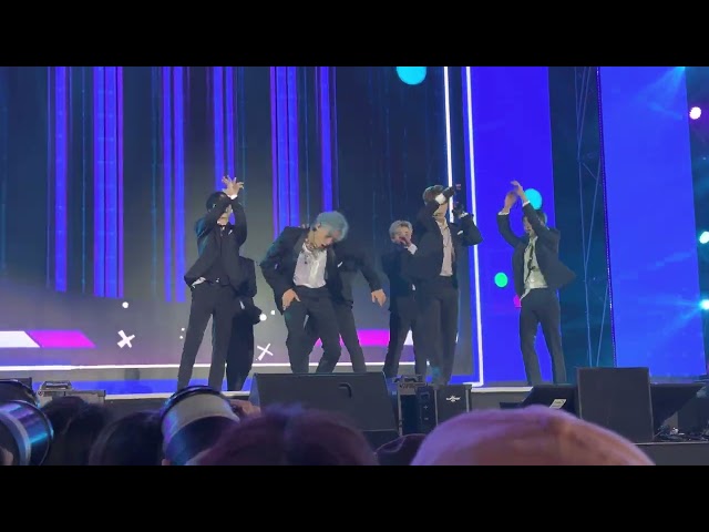 GMA 2022-NCT dream - glitch mode  fancam