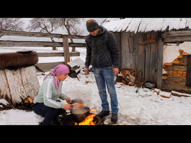 This Family Lives on a Mountain Peak Far From Civilization