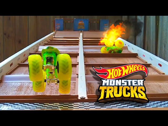 Hot Wheels Monster Truck Racing Rodger Dodger Shark Wreak HDR