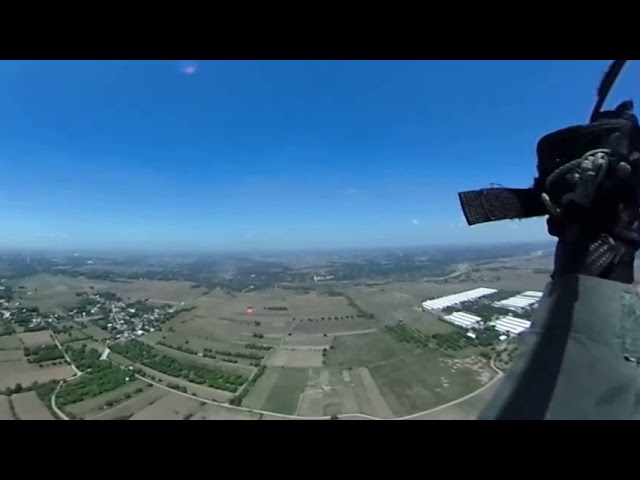 360 VIDEO OF KUKAY CRUZ, THE YOUNGEST TWIN SKYDIVERS IN THE PHILIPPINES