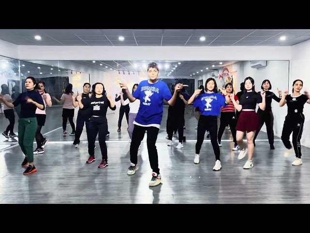 Thuỷ Triều Zumba dance | Easy Dance | #zumba #trending #vietnam