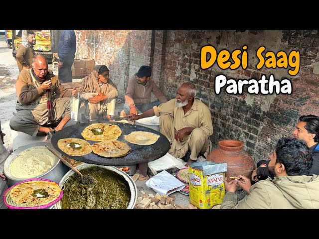 Desi SAAG Aloo PARATHA in Lahore JUST 50 Rs/- 😋 Cheapest Saag PARATHA In PAKISTAN | Street Food Life