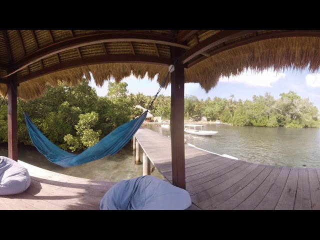 Ceningan Resort 360 VR - Sitting on the jetty