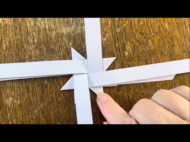 folding and weaving a paper star 5