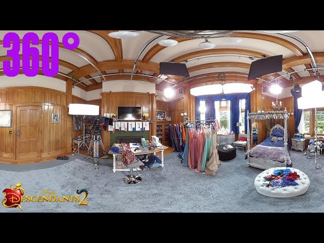 Girls Dorm and Evie's 4Hearts Set: Behind the Scenes | 360° | Descendants 2