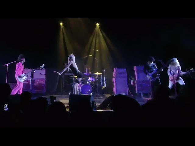 Unleashing the Raw Power of Starcrawler's Blonde Bombshell Frontwoman:Virtual Concert VR 180