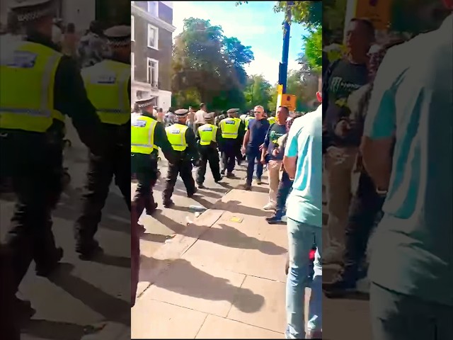 London Police parade in Notting Hill Carnival,Uk…… #nottinghillcarnival2023 #london #police