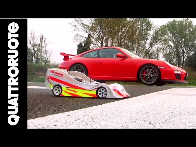 Supercar contro minicar | Quattroruote