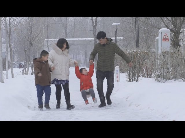 GLOBALink | Xinjiang, My home: Truck driver works hard for family