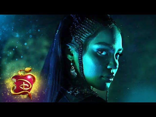 Uma is Back! 🐚| Descendants 3