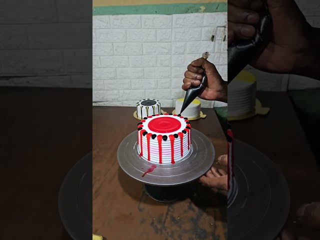 Cake decoration live