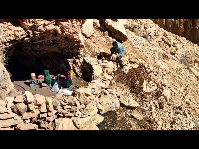 Cave foods: cooking in the arms of the mountains