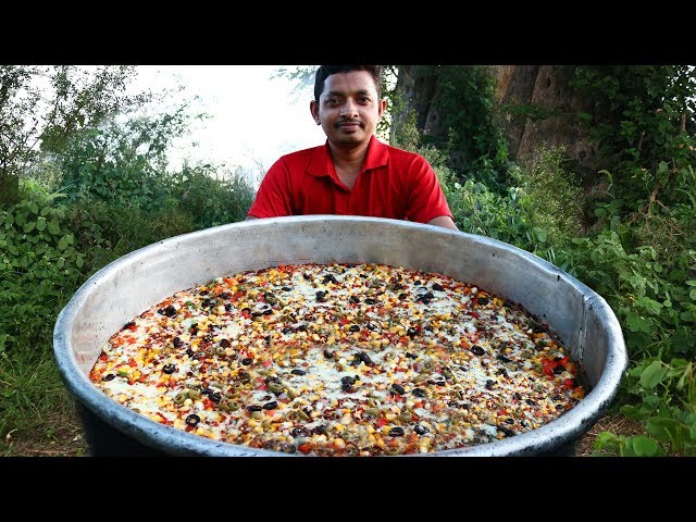 PIZZA !!! GIANT PIZZA RECIPE || Veg Pizza Recipe || Street Kitchen