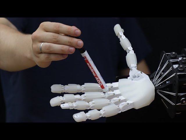 The design and fabrication of a soft robotic hand