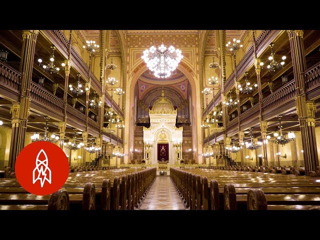 The History Behind Hungary’s Great Synagogue