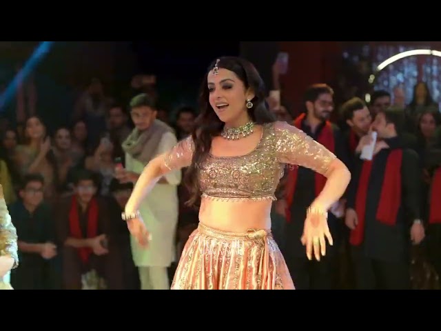 yashma gill dance on aaj ki raat Maza husn ka on her sister wedding/ sangeet dance / dance Pakistani