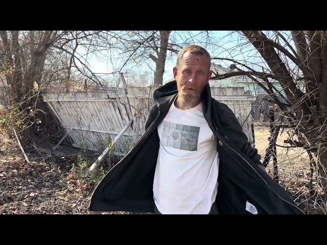 Street life: Hitchhiking across the country Homeless Man journey to start a new life | USA homeless