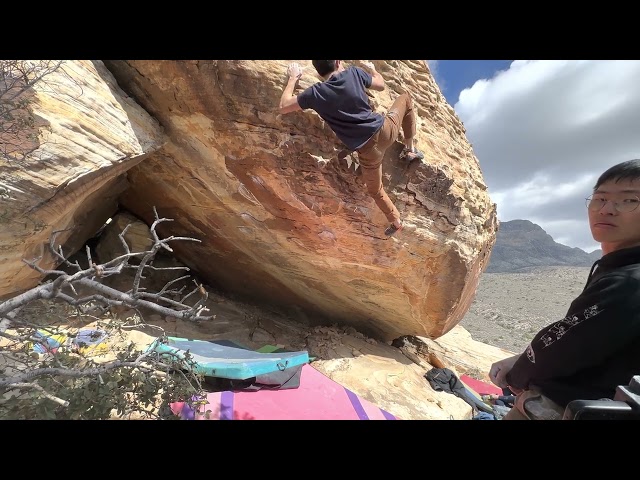 Red Rock Bouldering - White Rock Springs - Serenity Now V10