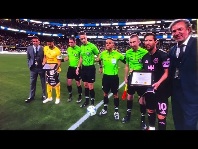 Lionel Messi y Henry Martín