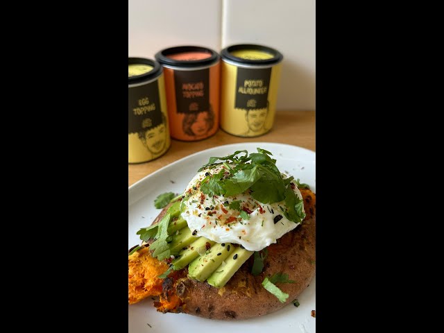 Smashed sweet potato breakfast toast  🥑🍳 #shorts #justspices #airfryerrecipe