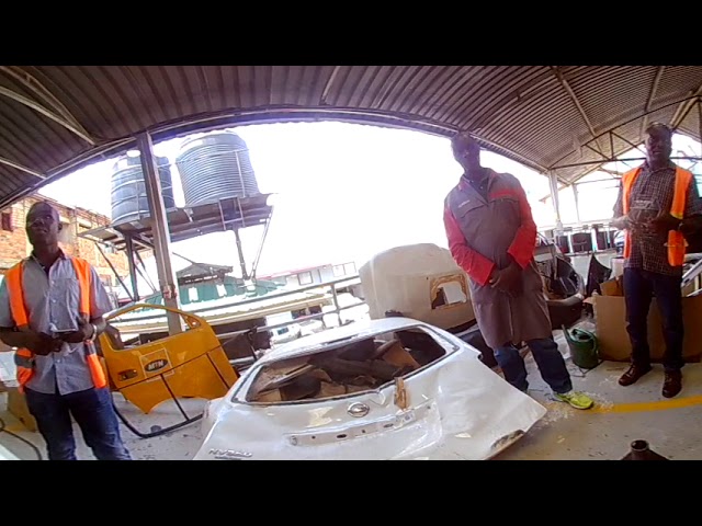 How to remove a clutch @MotorCareUganda #MotorVehicleMechanics #VirtualReality #SkillingUganda