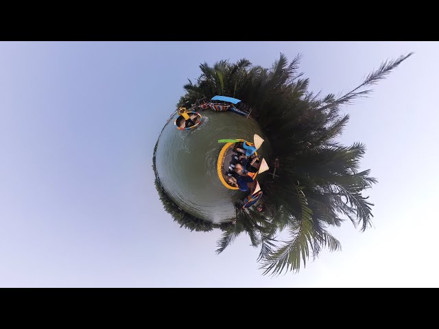 Watch in 360: Dancing Coconut Boat at Hoi An, Vietnam