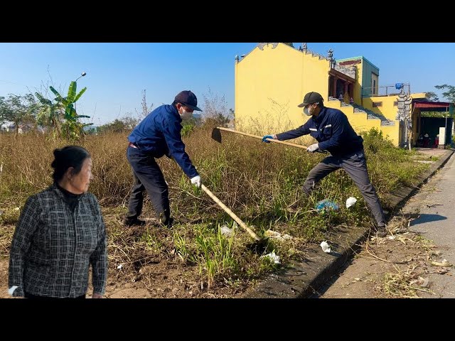 We Cleaned the Sidewalk Next to the Church for FREE to Help the Old Lady | Warm Action