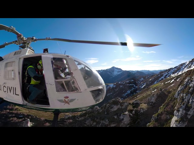 GUARDIA CIVIL UNIDAD UHEL Y GREIM MANIOBRAS EN EL FUSU LA MUYER DE TIATORDOS. PICOS DE EUROPA.