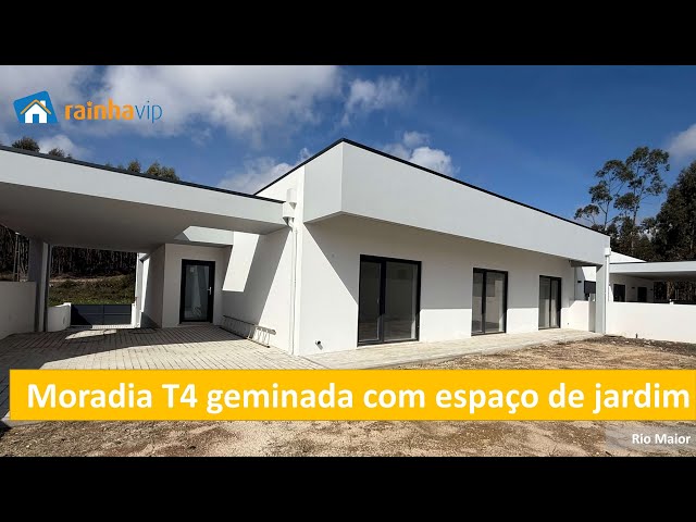 355.000EUR | Moradia T4 geminada com espaço de jardim - Rio Maior